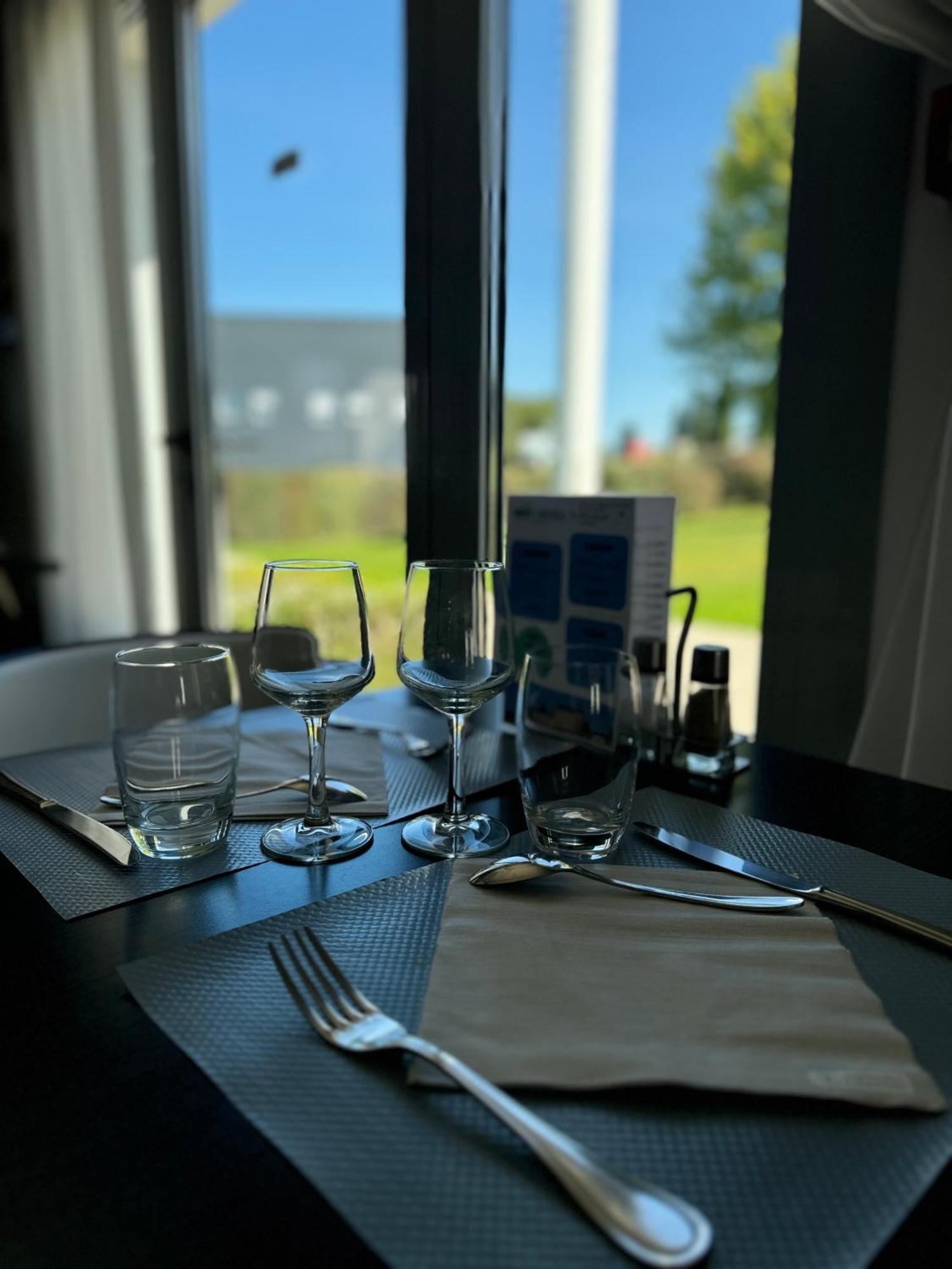 Brit Hotel Mayenne Kültér fotó