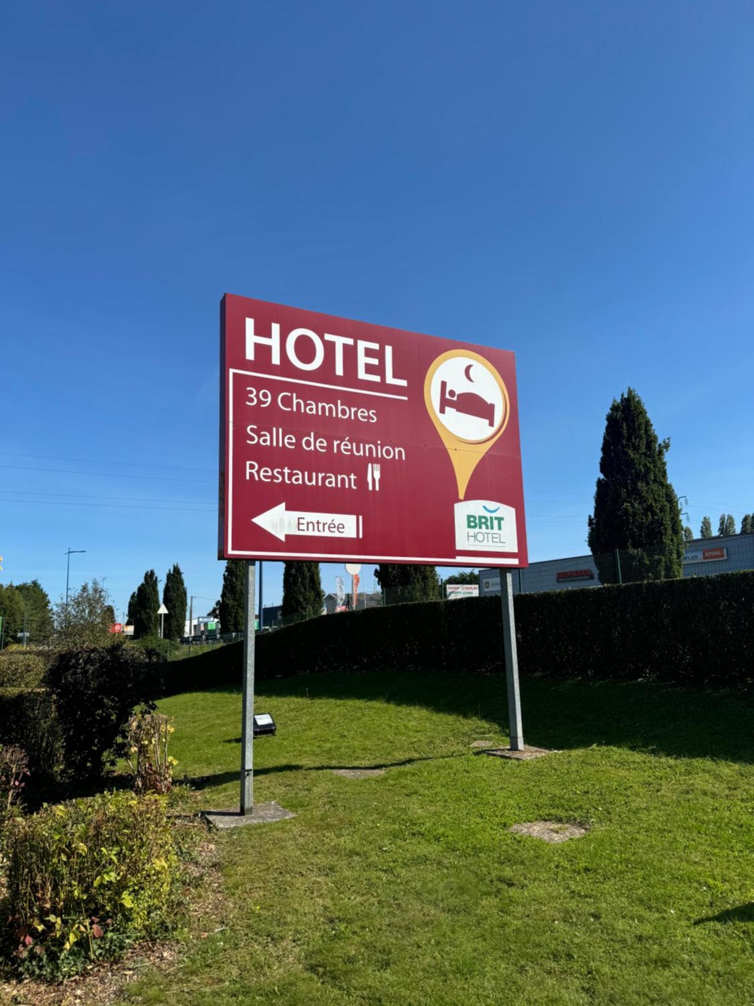 Brit Hotel Mayenne Kültér fotó