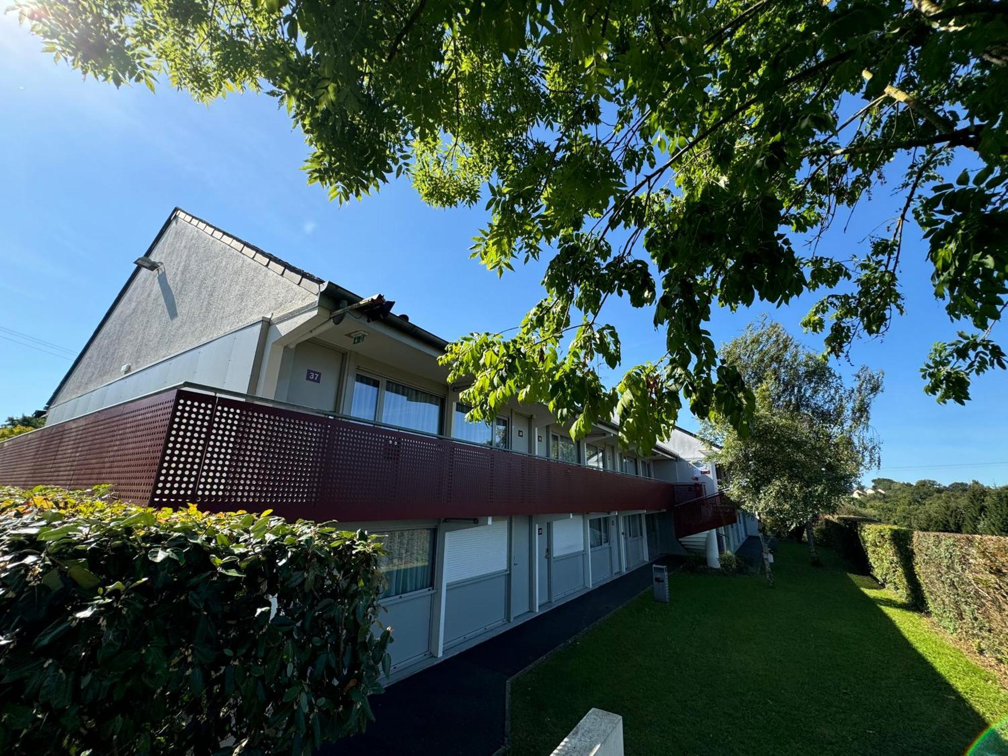 Brit Hotel Mayenne Kültér fotó