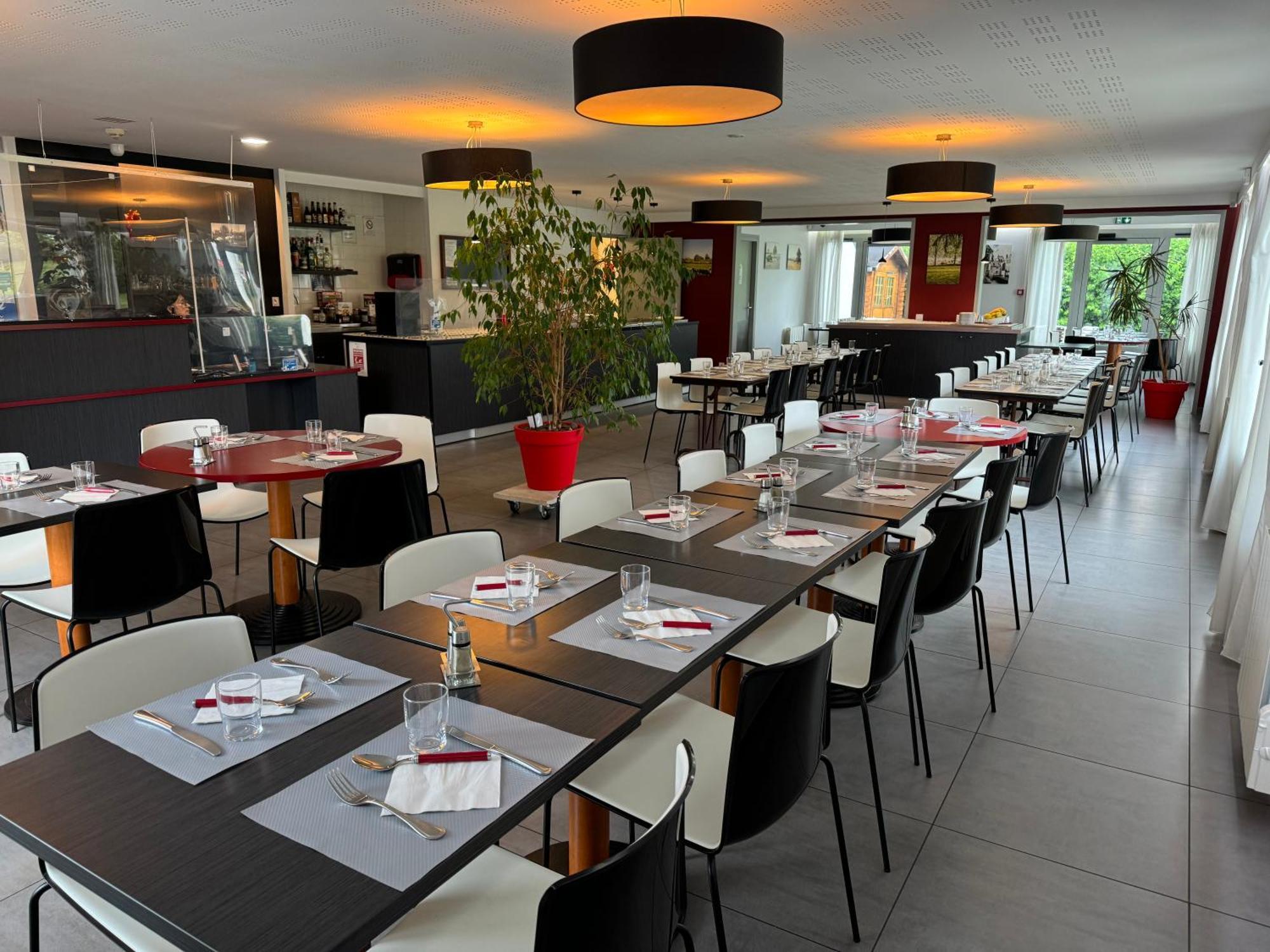 Brit Hotel Mayenne Kültér fotó
