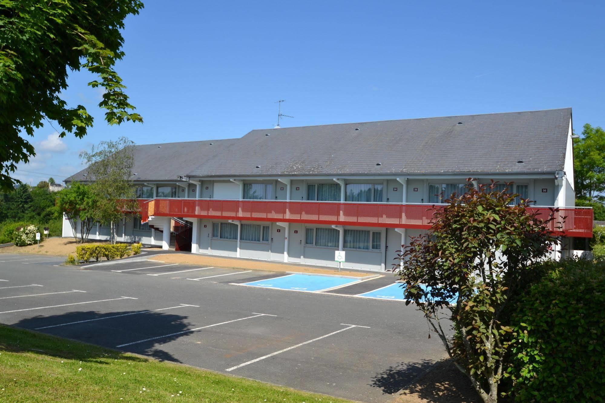 Brit Hotel Mayenne Kültér fotó