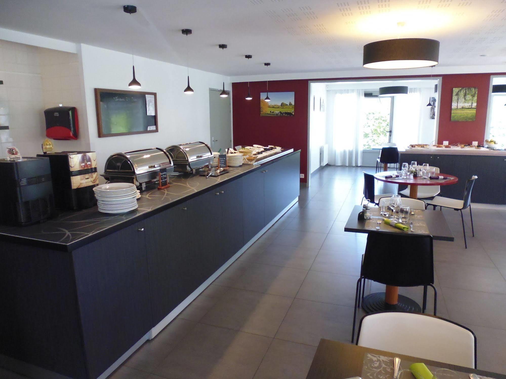 Brit Hotel Mayenne Kültér fotó