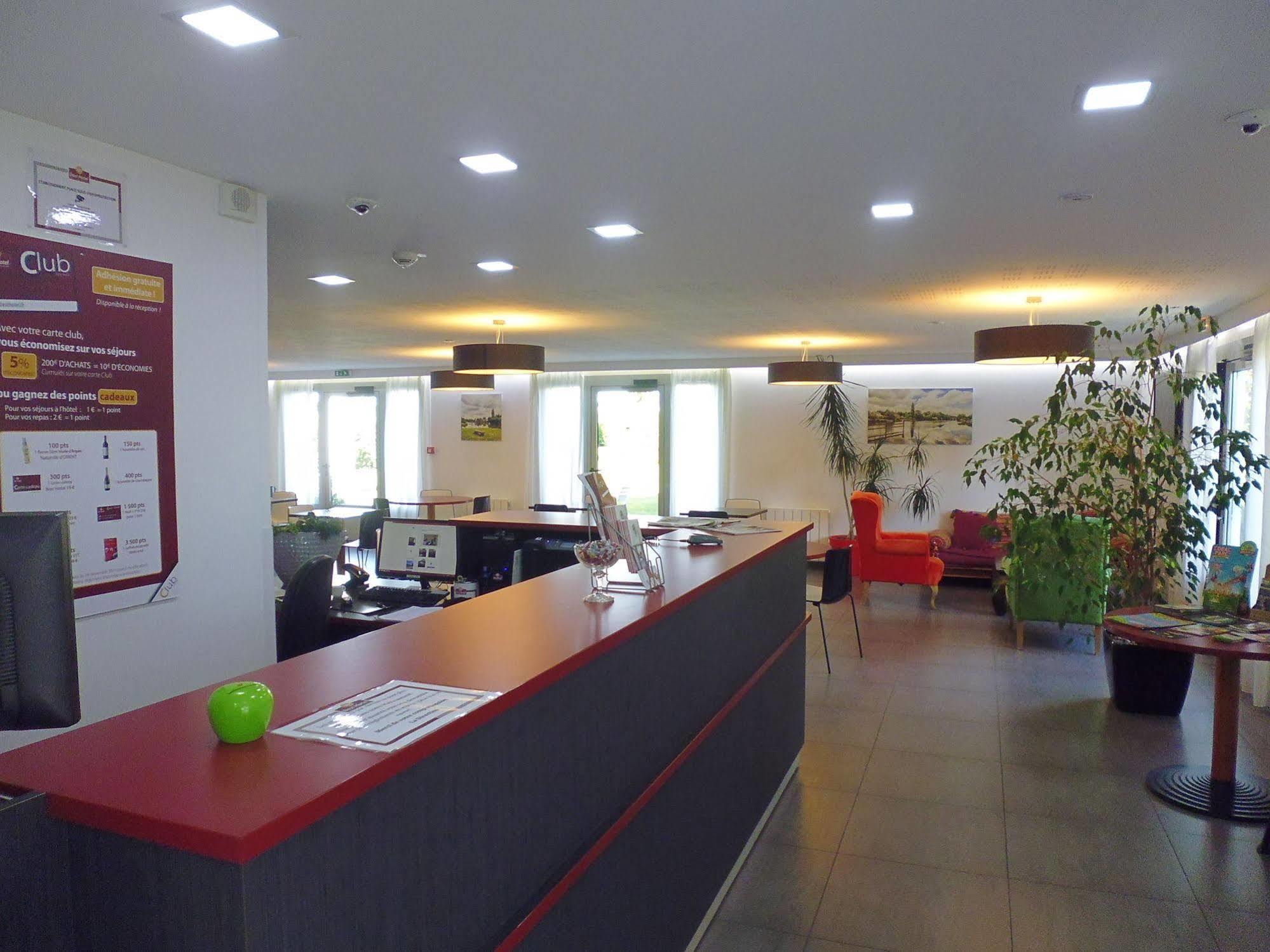 Brit Hotel Mayenne Kültér fotó